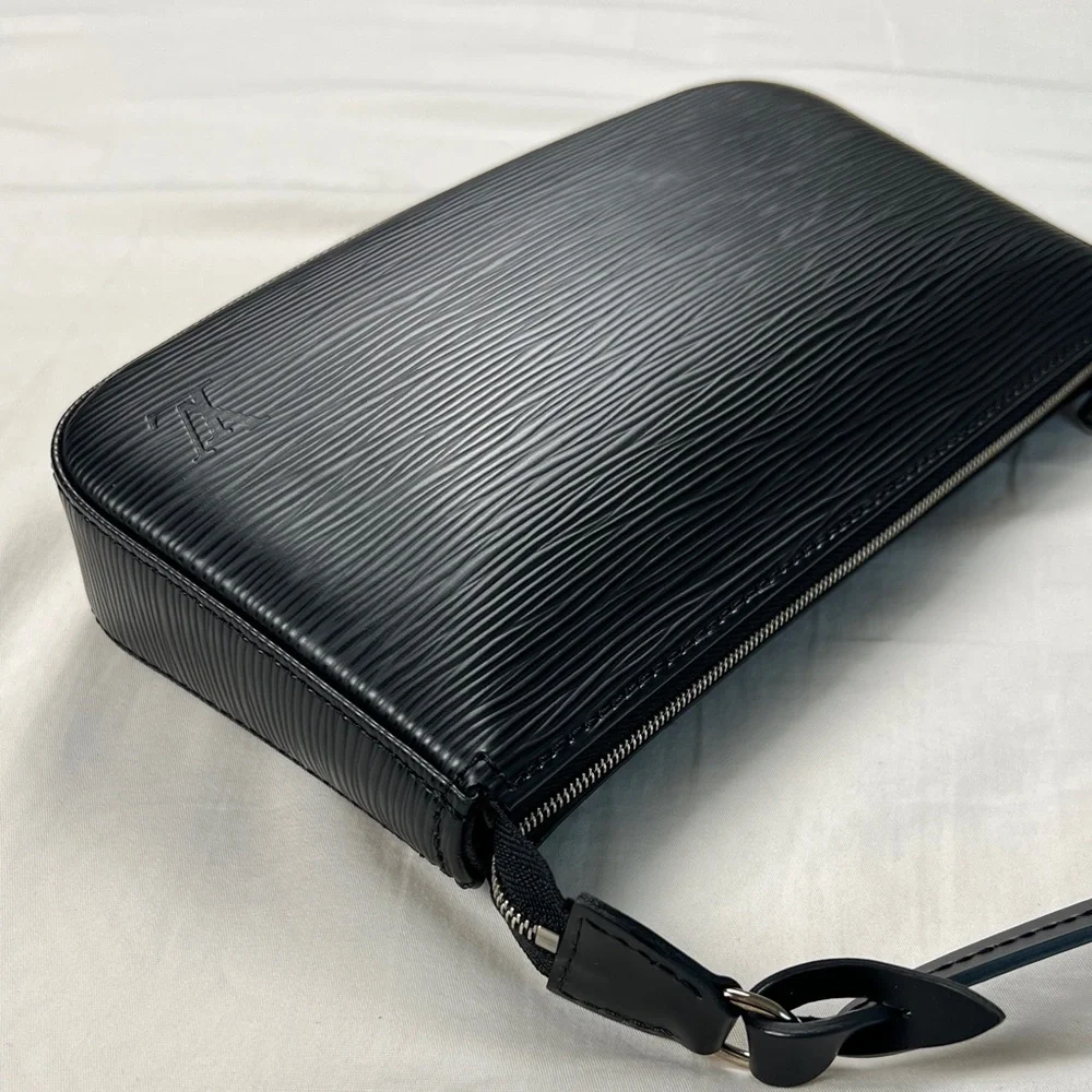 Louis Vuitton Pochette Accessoires Epi Leather - Picture 7 of 16